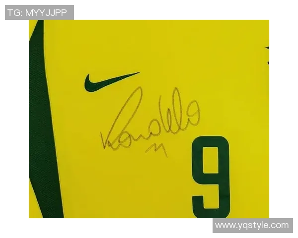 足球明星签名足球的收藏价值分析及市场前景探讨